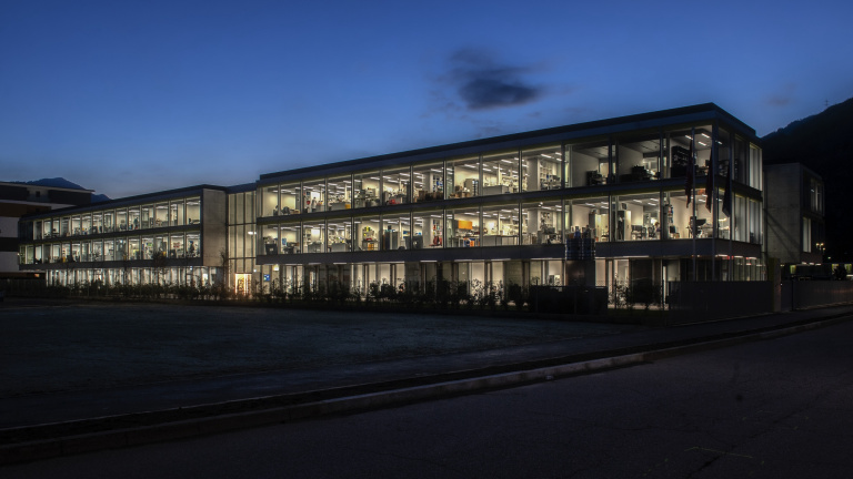 /Edificio notte_rid.jpg
